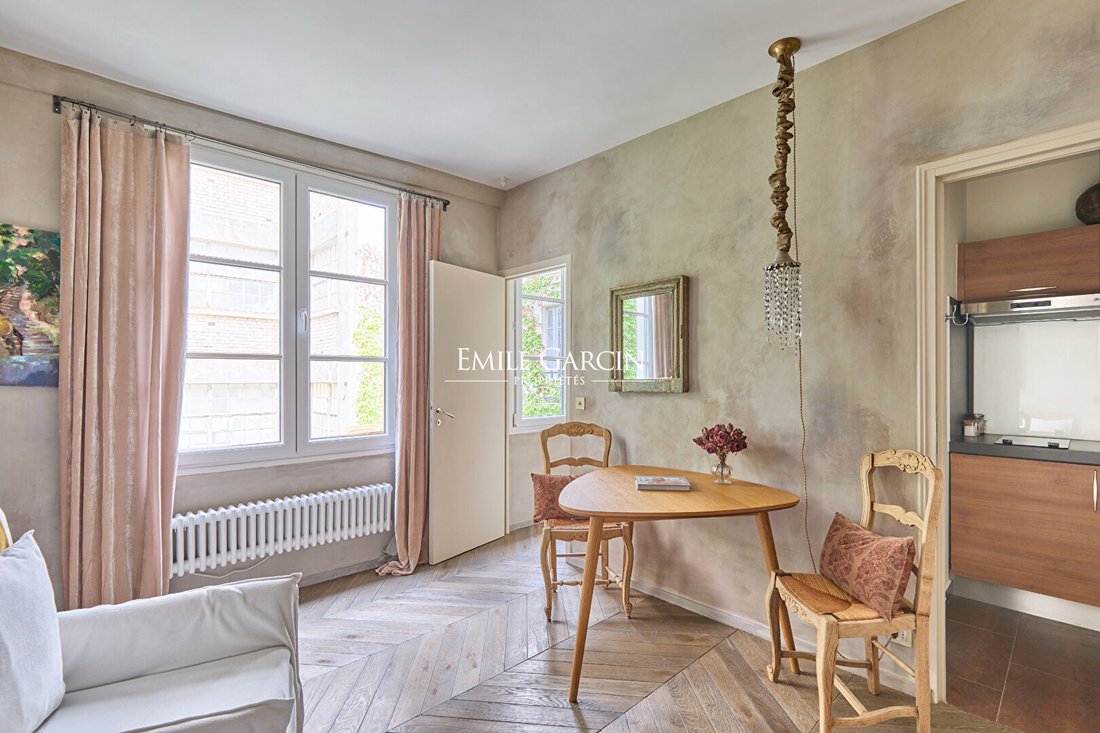 Apartment in Saint Gervais, Paris 4e Arrondissement, Paris 1 - 18002501