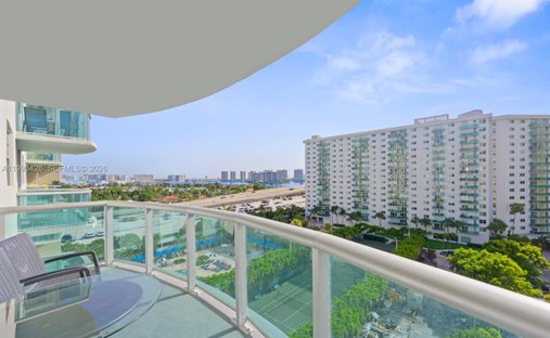 Condo in Sunny Isles Beach, Florida, United States 1