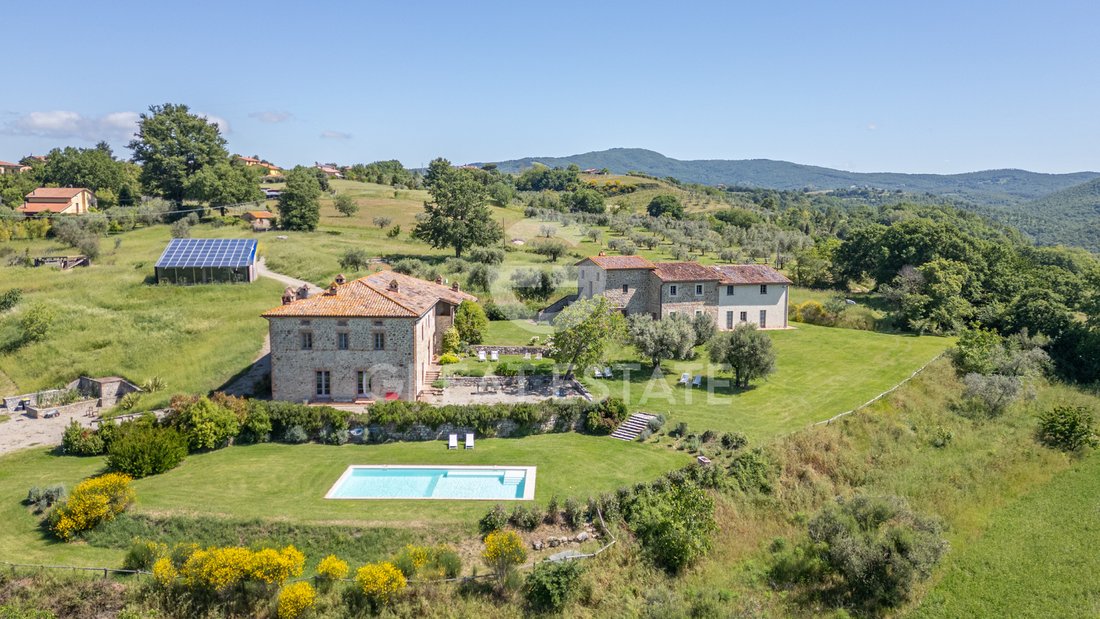 Estate in Montegabbione, Umbria, Italy 1 - 13637360