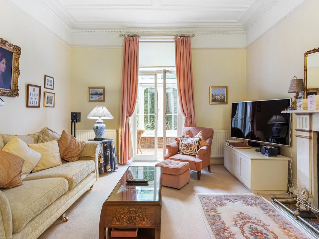 House in Ealing (London Borough of Ealing), Ealing, England 2 - 18000708