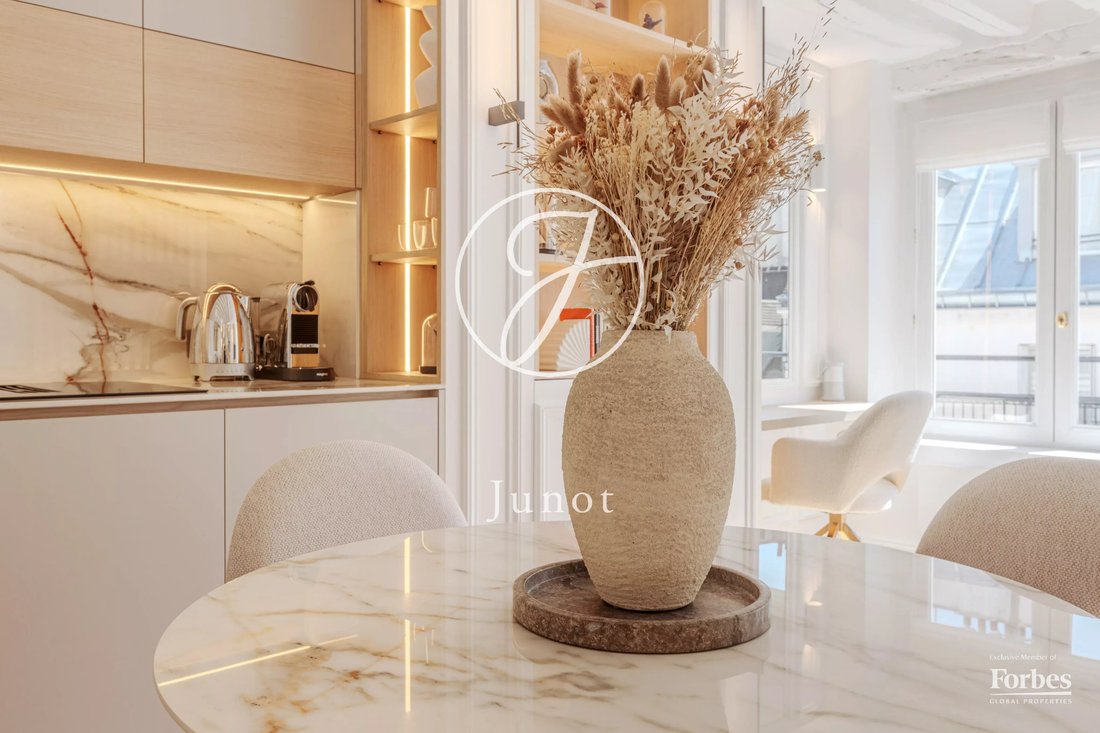 Apartment in Les Halles, Paris 1er Arrondissement, Paris 3 - 18002321