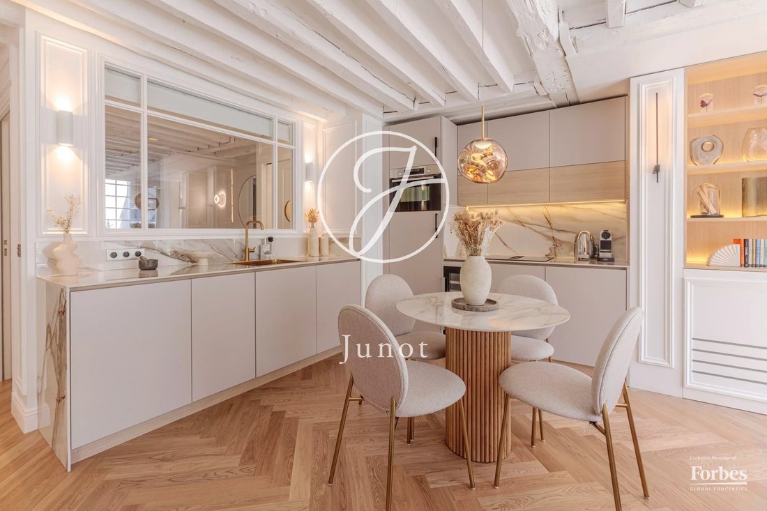 Apartment in Les Halles, Paris 1er Arrondissement, Paris 4 - 18002321
