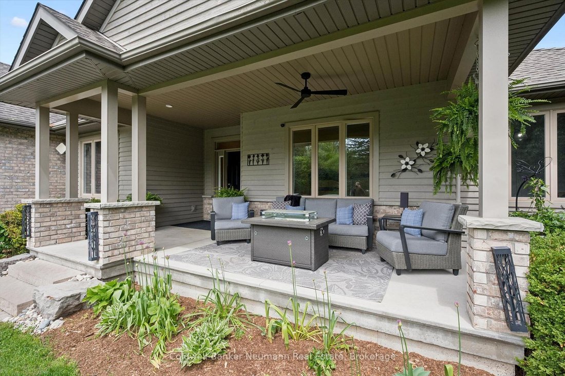 House in Puslinch, Ontario, Canada 5 - 18001522