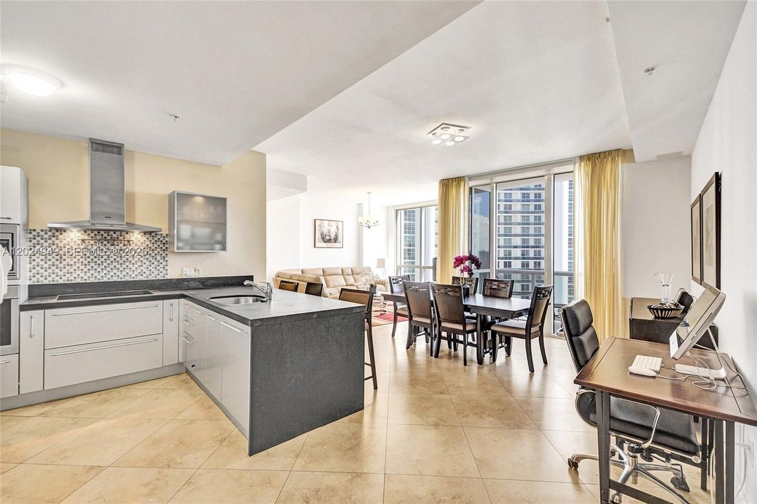 Condo in Sunny Isles Beach, Florida, United States 4 - 18003428