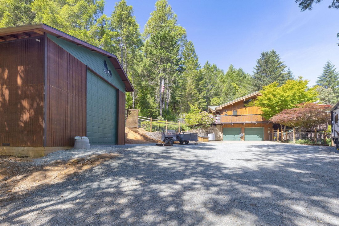 House in Grants Pass, Oregon, United States 3 - 17990962