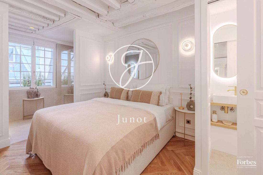 Apartment in Les Halles, Paris 1er Arrondissement, Paris 5 - 18002321