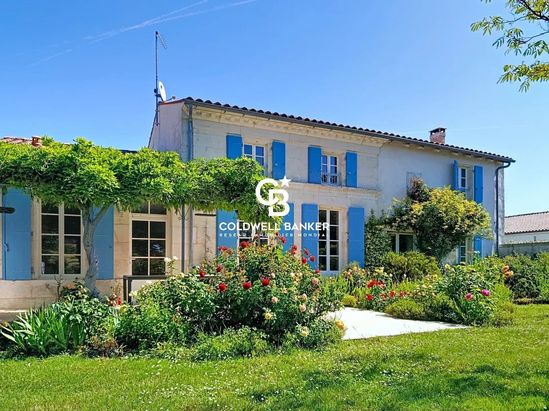 House in Arrondissement of Saintes, Nouvelle-Aquitaine, France 1 - 18000770