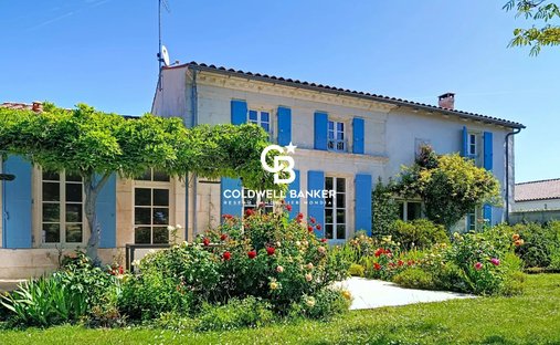 House in Arrondissement of Saintes, Nouvelle-Aquitaine, France 1