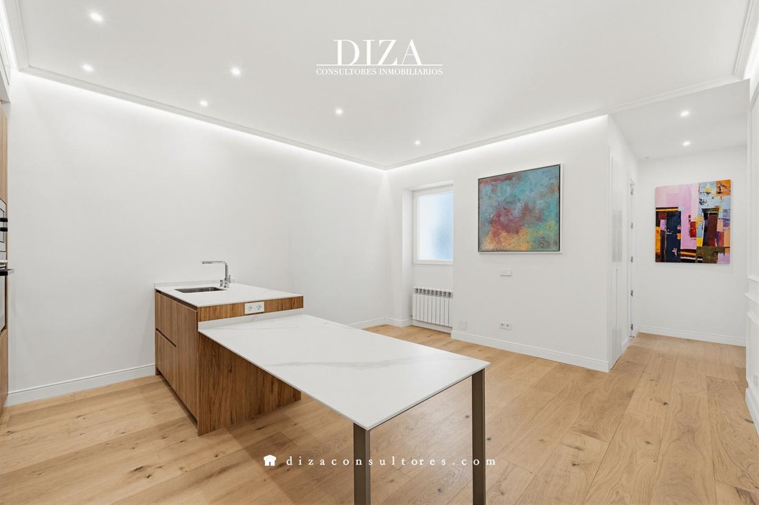 Wohnung in Retiro, Madrid, Spanien 1 - 18000808