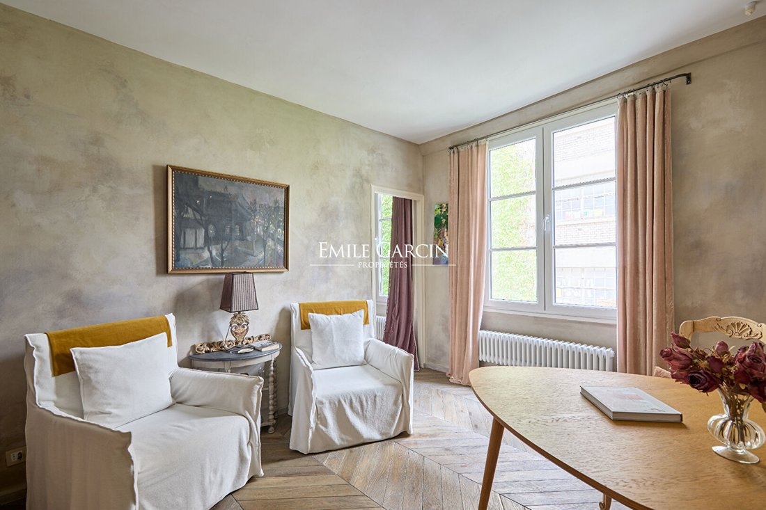 Apartment in Saint Gervais, Paris 4e Arrondissement, Paris 2 - 18002501