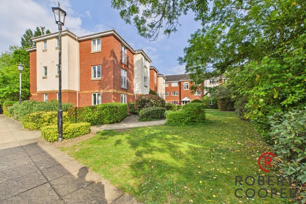 Apartment in Eastcote Village, Hillingdon, England 1 - 18000794