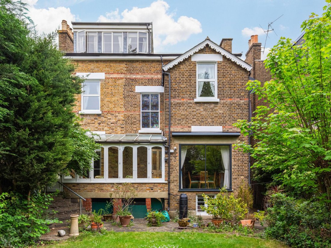 House in Ealing (London Borough of Ealing), Ealing, England 1 - 18000708