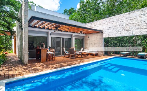 House in Playa del Carmen, Mexico 1