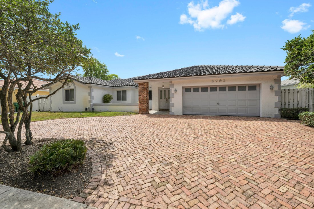 House in Southwest Ranches, Florida, United States 2 - 18003492