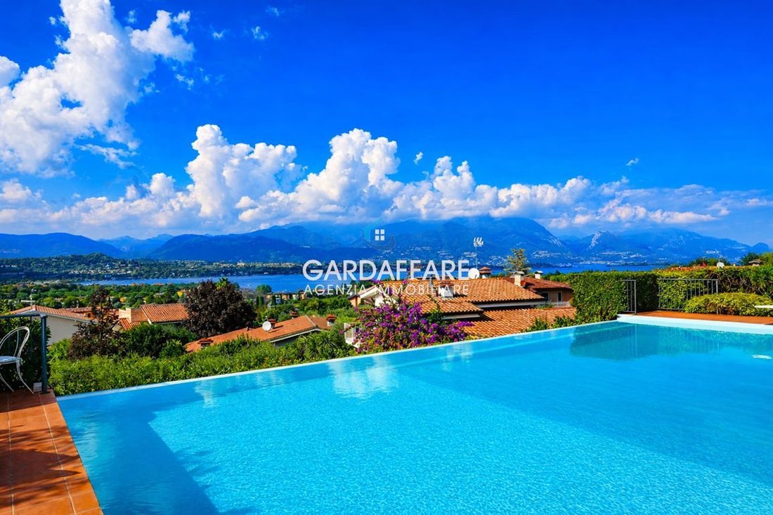 Villa in Manerba del Garda, Lombardy, Italy 1 - 17460980