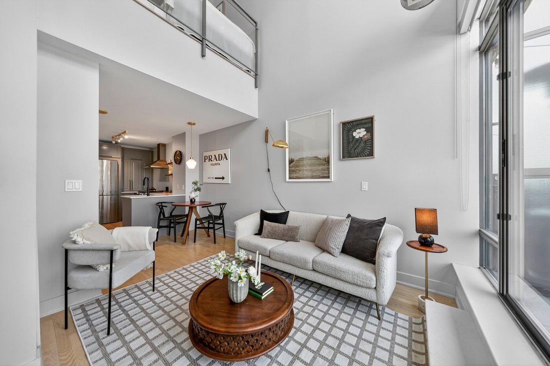 Condo in Toronto, Ontario, Canada 2 - 18003177