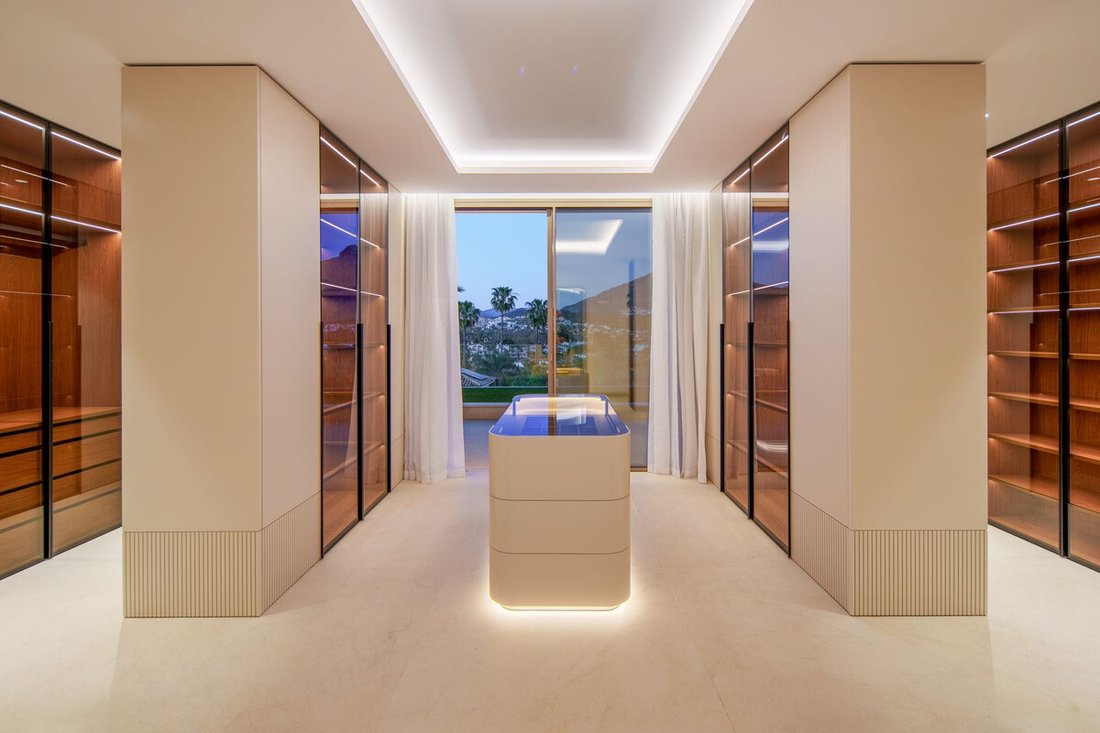 Villa in Puerto Banus, Marbella, Spain 5 - 18000874