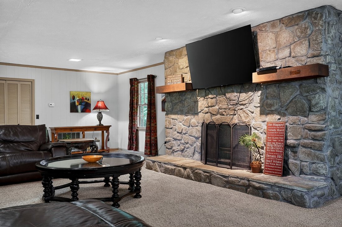 House in Smithville, Tennessee, United States 5 - 18001802