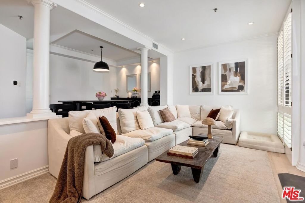Condo in Beverly Hills, California, United States 3 - 18002026