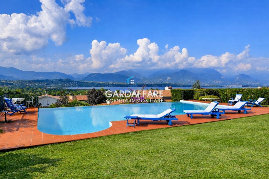 Villa in Manerba del Garda, Lombardy, Italy 2 - 17460980