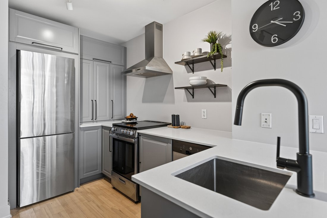 Condo in Toronto, Ontario, Canada 5 - 18003177