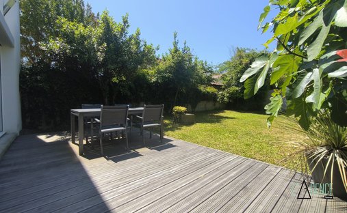 Casa a Bourg, Eysines, Francia 1