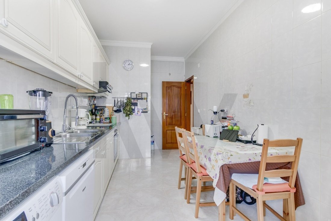 Apartment in Carnide, Lisbon, Portugal 5 - 18003534