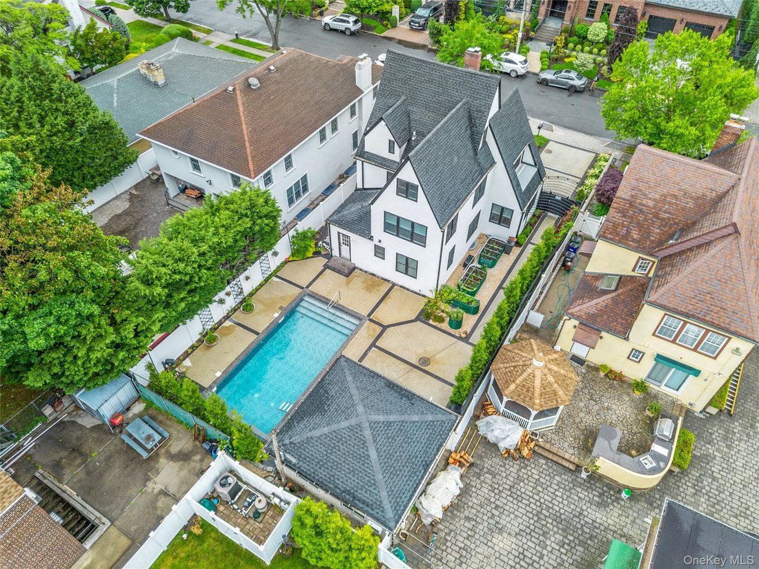 House in New York, New York, United States 3 - 18003454
