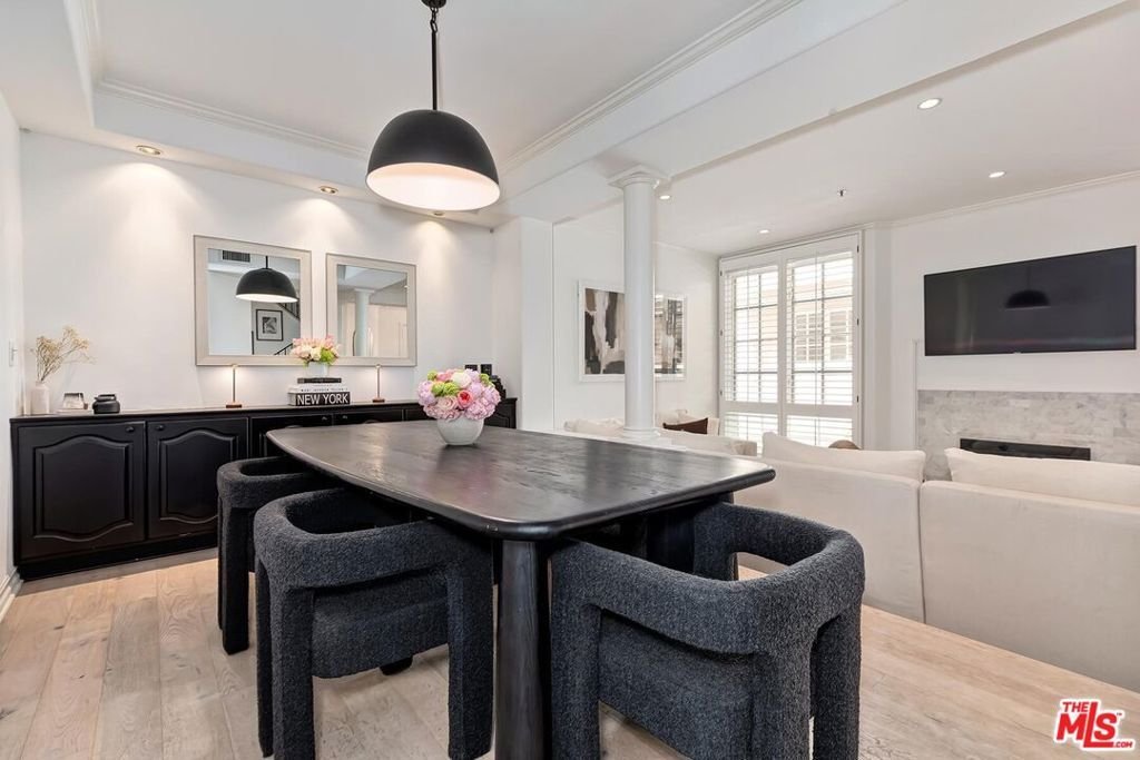 Condo in Beverly Hills, California, United States 4 - 18002026