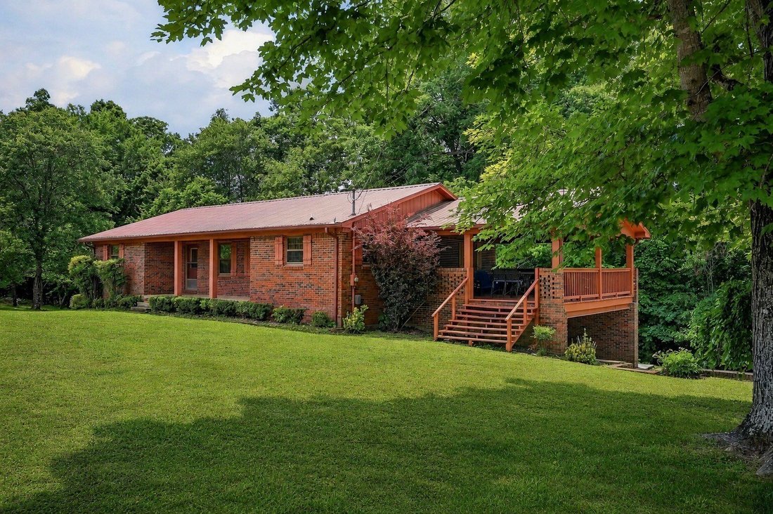 House in Smithville, Tennessee, United States 1 - 18001802