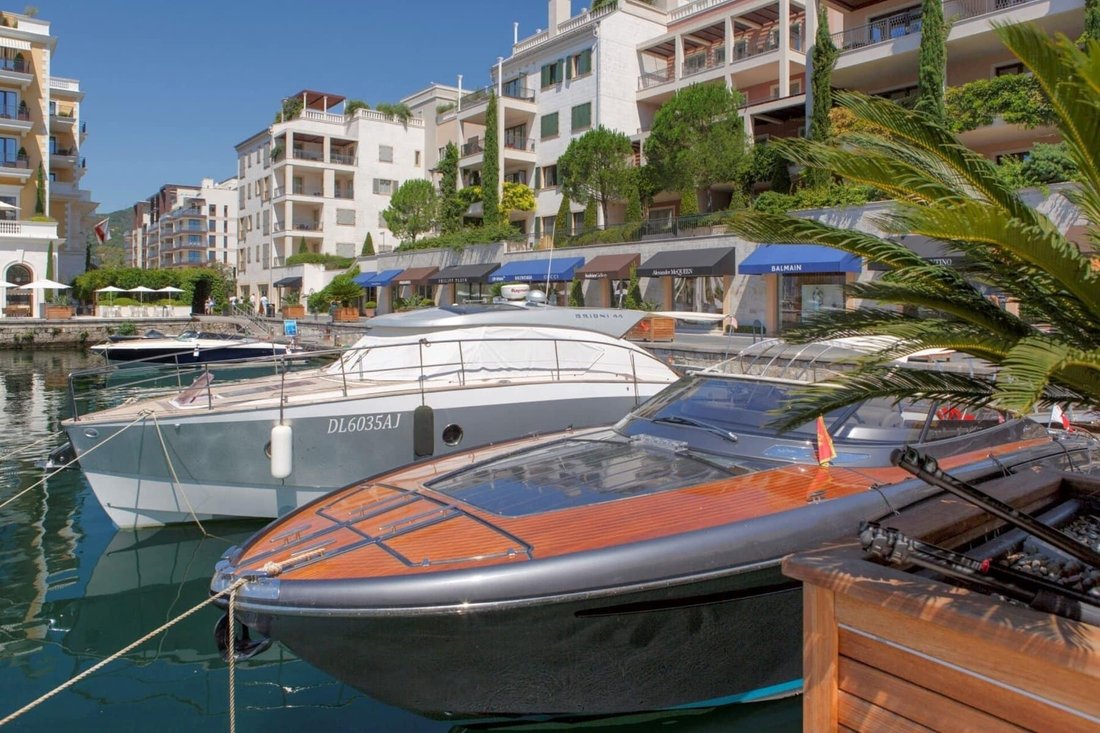 Apartment in Tivat, Tivat Municipality, Montenegro 3 - 16940250