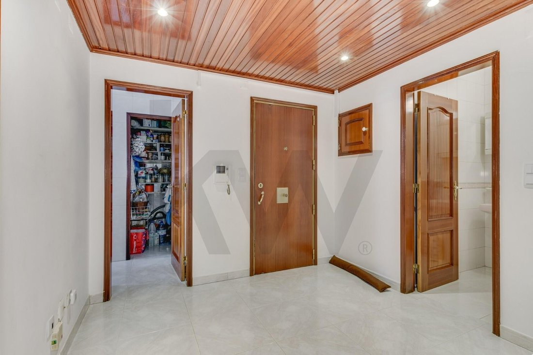 Apartment in Carnide, Lisbon, Portugal 2 - 18003534