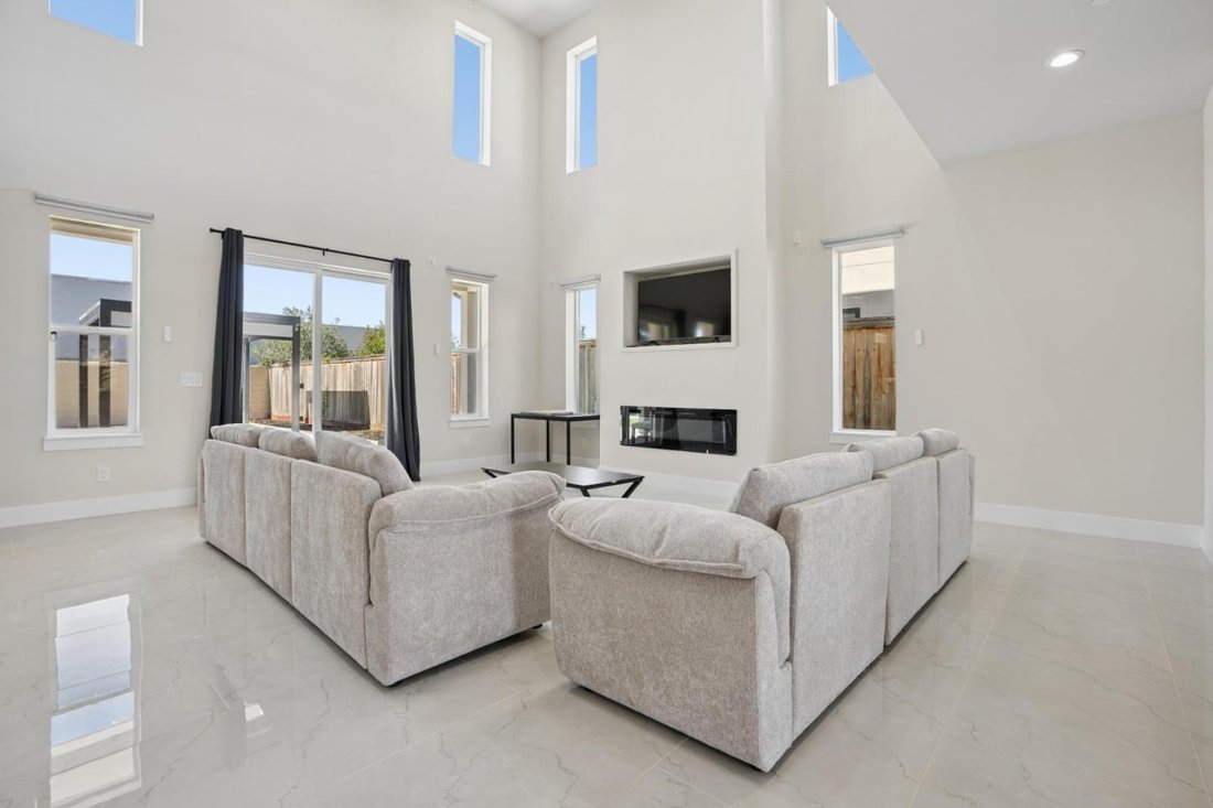 House in Lodi, California, United States 4 - 18002076