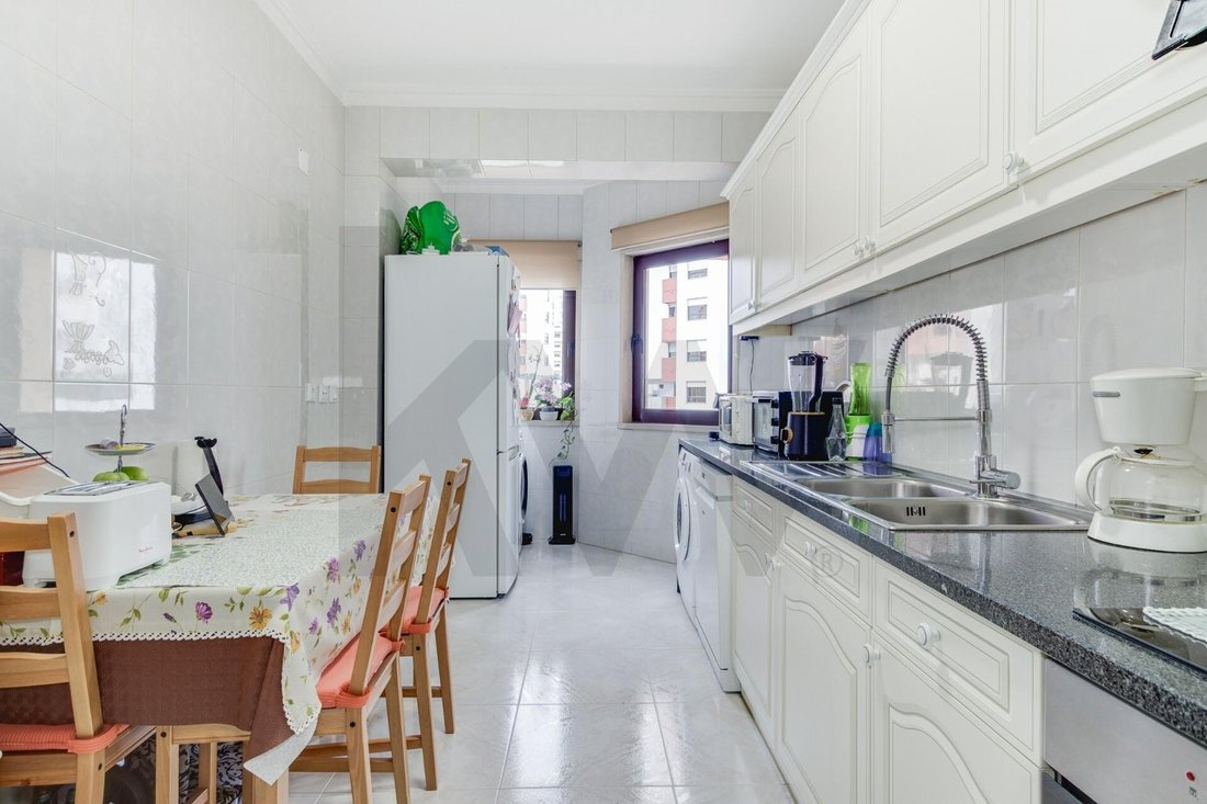 Apartment in Carnide, Lisbon, Portugal 4 - 18003534