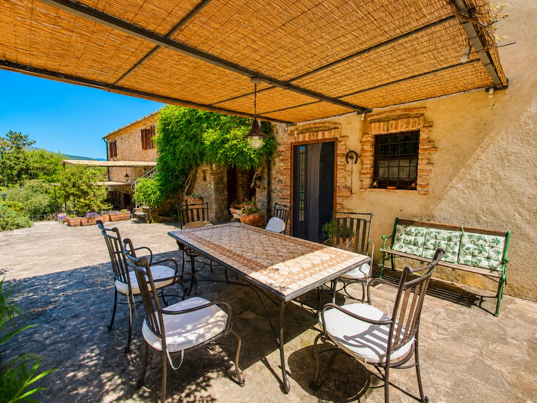 House in Passignano sul Trasimeno, Umbria, Italy 4 - 18002544