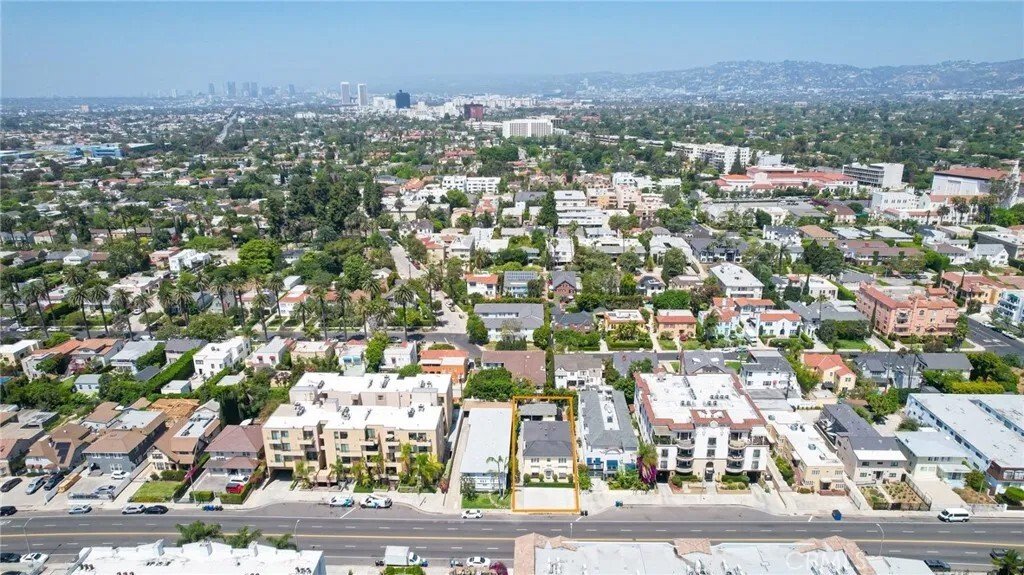 Los Angeles, California, United States 3 - 16520916