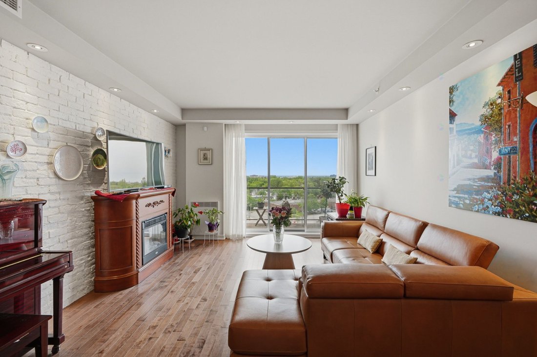 Condo in Mount Royal, Quebec, Canada 5 - 16934087