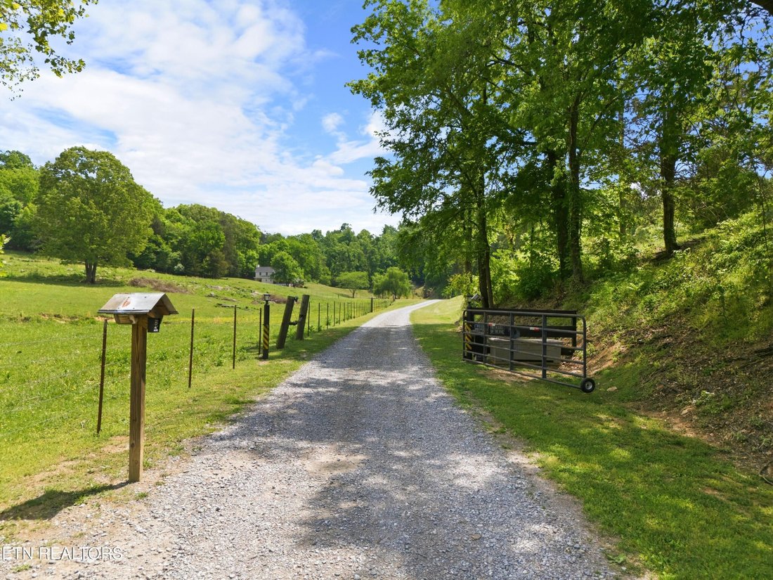 House in Seymour, Tennessee, United States 2 - 16968029
