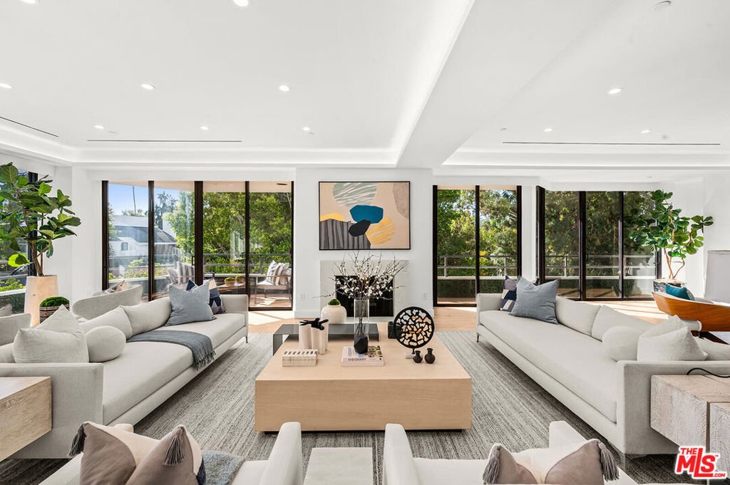 Condo in Los Angeles, California, United States 5 - 18002017