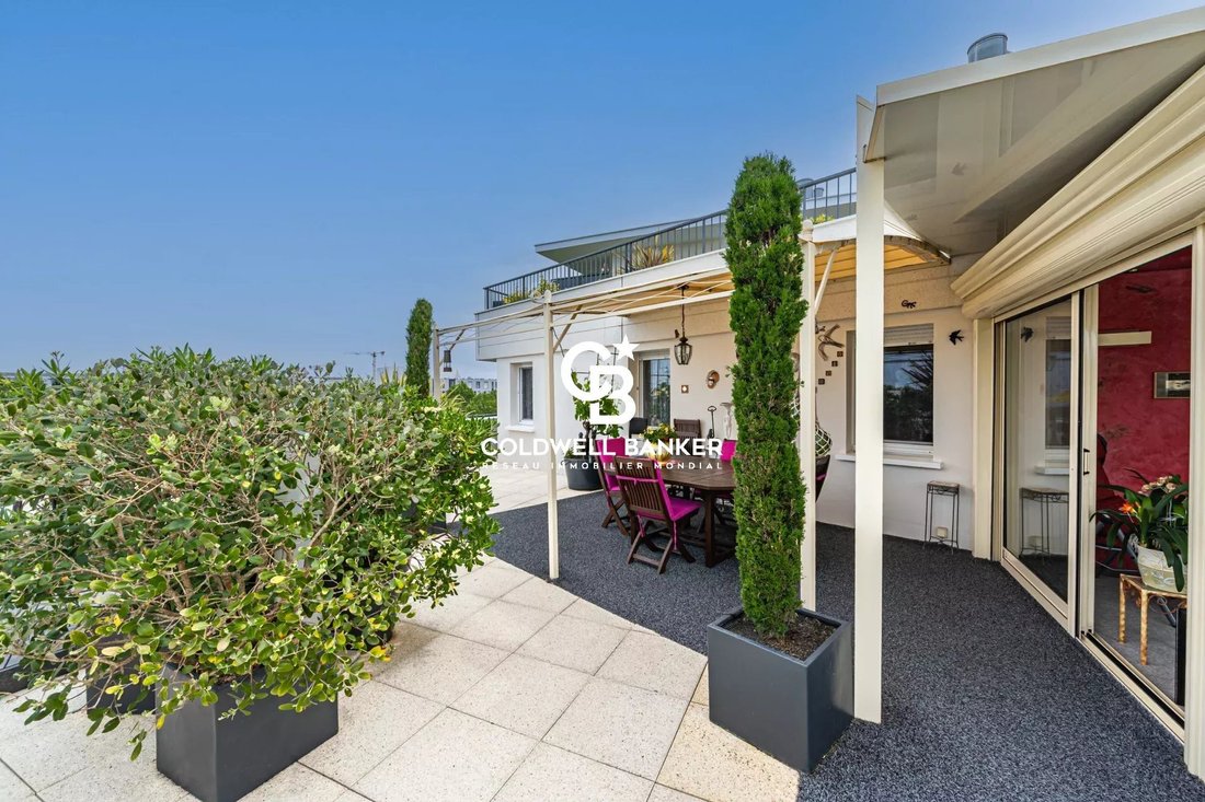 Apartment in La Bastide, Bordeaux, France 1 - 18000868