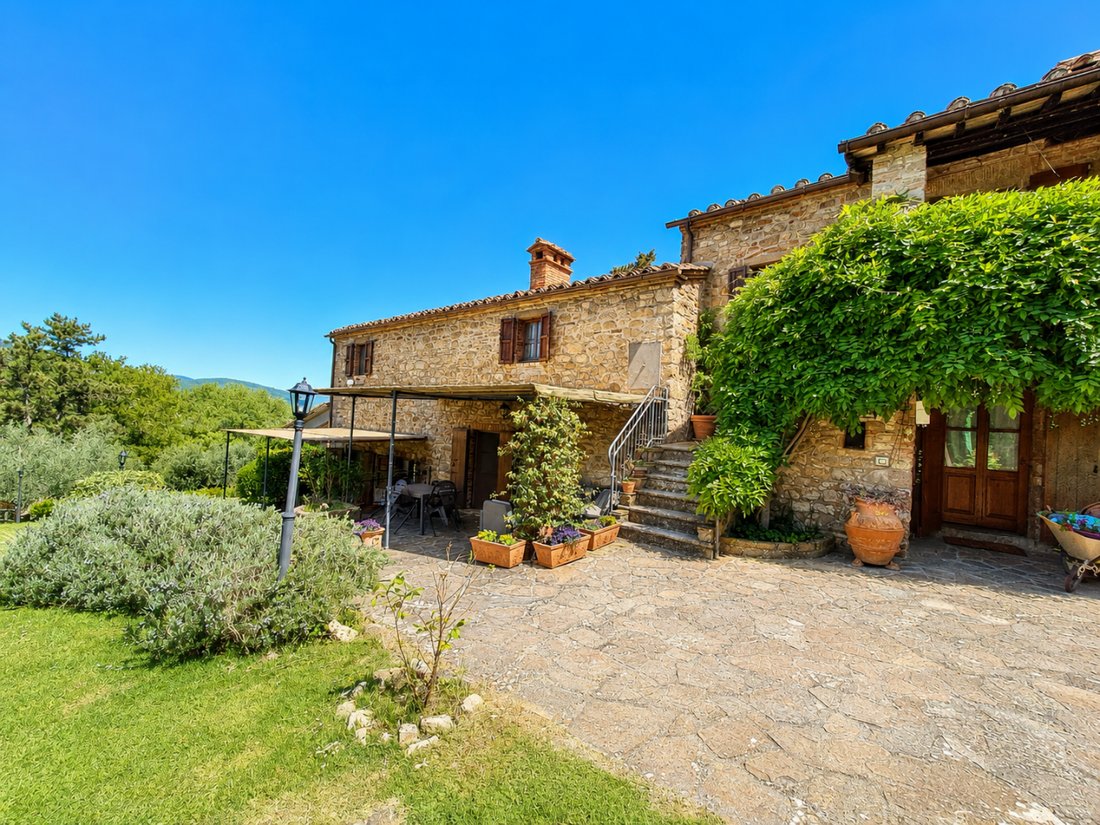 House in Passignano sul Trasimeno, Umbria, Italy 2 - 18002544