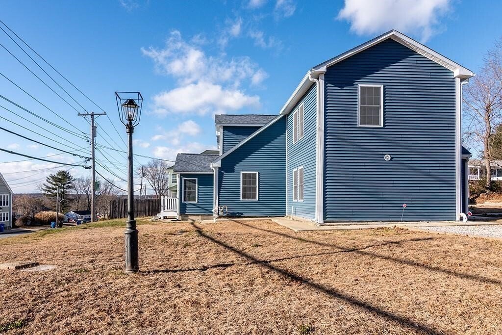 House in Cumberland, Rhode Island, United States 3 - 18001740