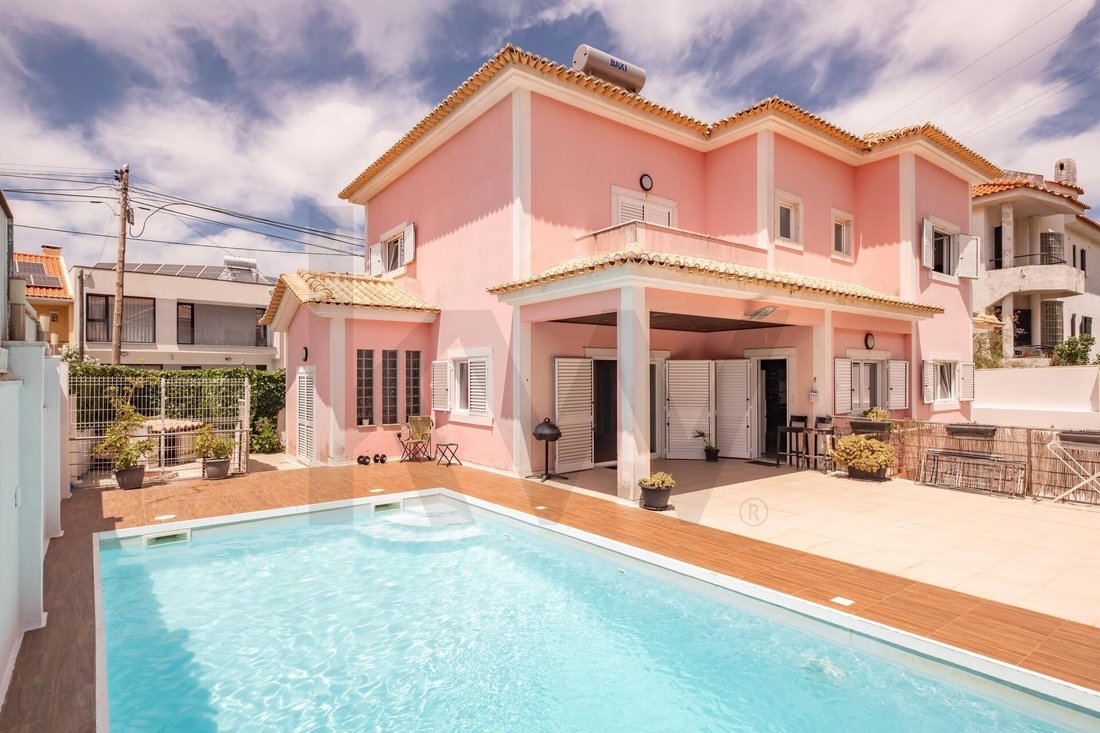 Townhouse in Porto Salvo, Lisbon, Portugal 1 - 18003437