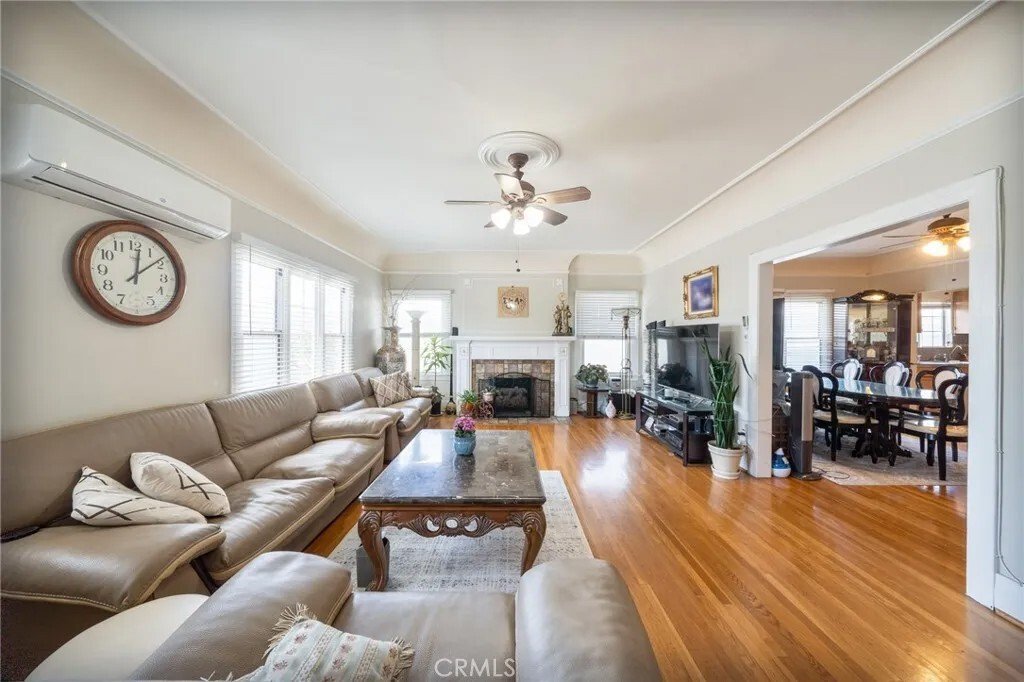 Los Angeles, California, United States 5 - 16520916