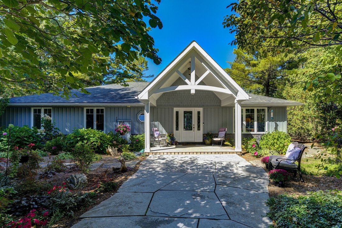 House in Wasaga Beach, Ontario, Canada 1 - 18002989