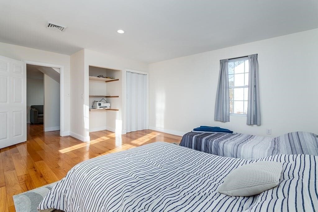 House in Cumberland, Rhode Island, United States 5 - 18001740