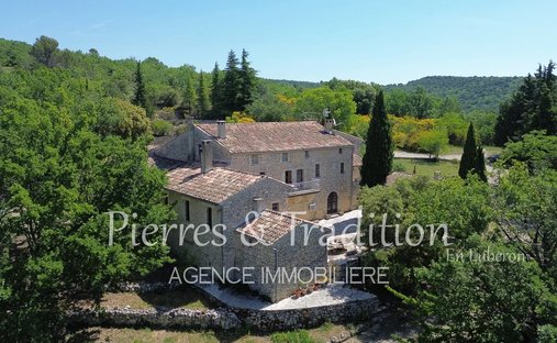 Estate in Reillanne, Provence-Alpes-Côte d'Azur, France 1