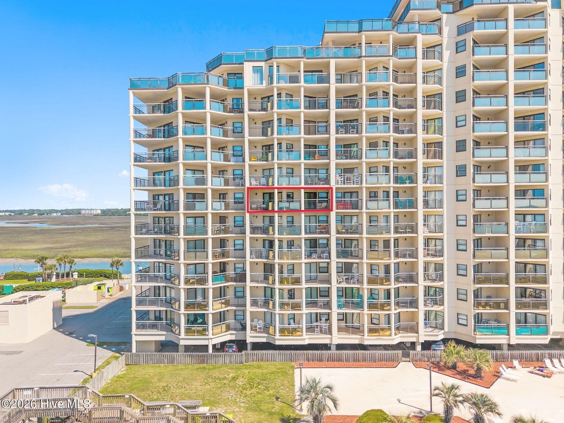 Condo in Ocean Isle Beach, North Carolina, United States 3 - 18002032