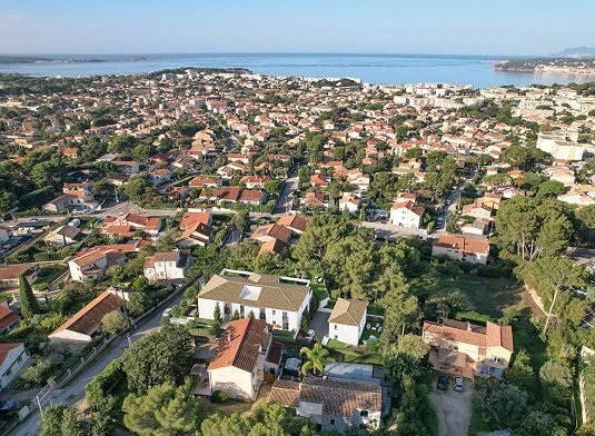 Appartamento a Six-Fours-les-Plages, Provenza-Alpi-Costa Azzurra, Francia 2 - 18003035