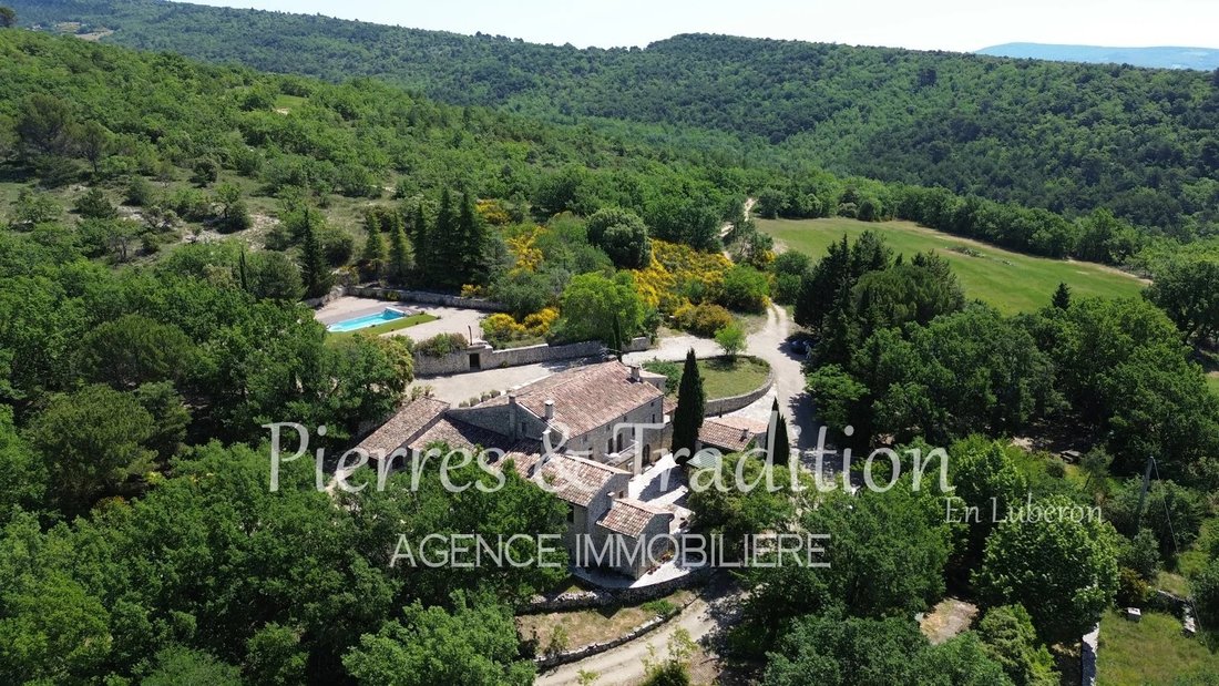 Estate in Reillanne, Provence-Alpes-Côte d'Azur, France 1 - 17859172